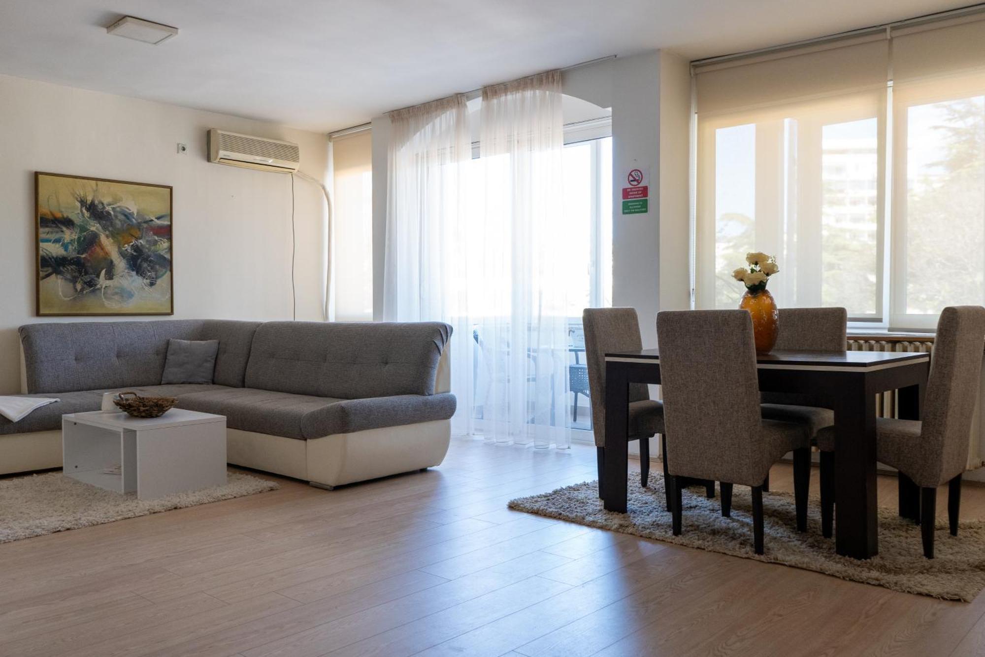 Apartment In City Center Of Скопье Экстерьер фото